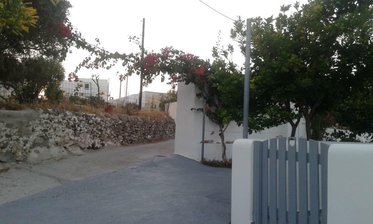דירות Triovasálos Matilda Milos - Cycladic Living מראה חיצוני תמונה